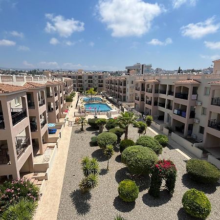 Royal Seacrest Residence Paphos Exterior foto