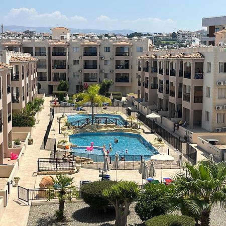 Royal Seacrest Residence Paphos Exterior foto