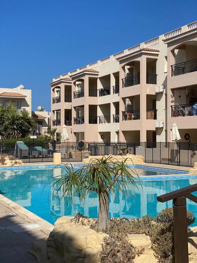 Royal Seacrest Residence Paphos Exterior foto