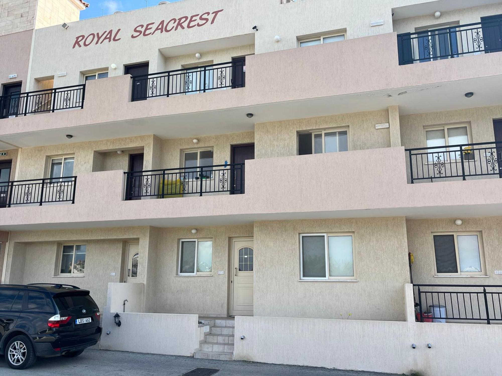 Royal Seacrest Residence Paphos Exterior foto