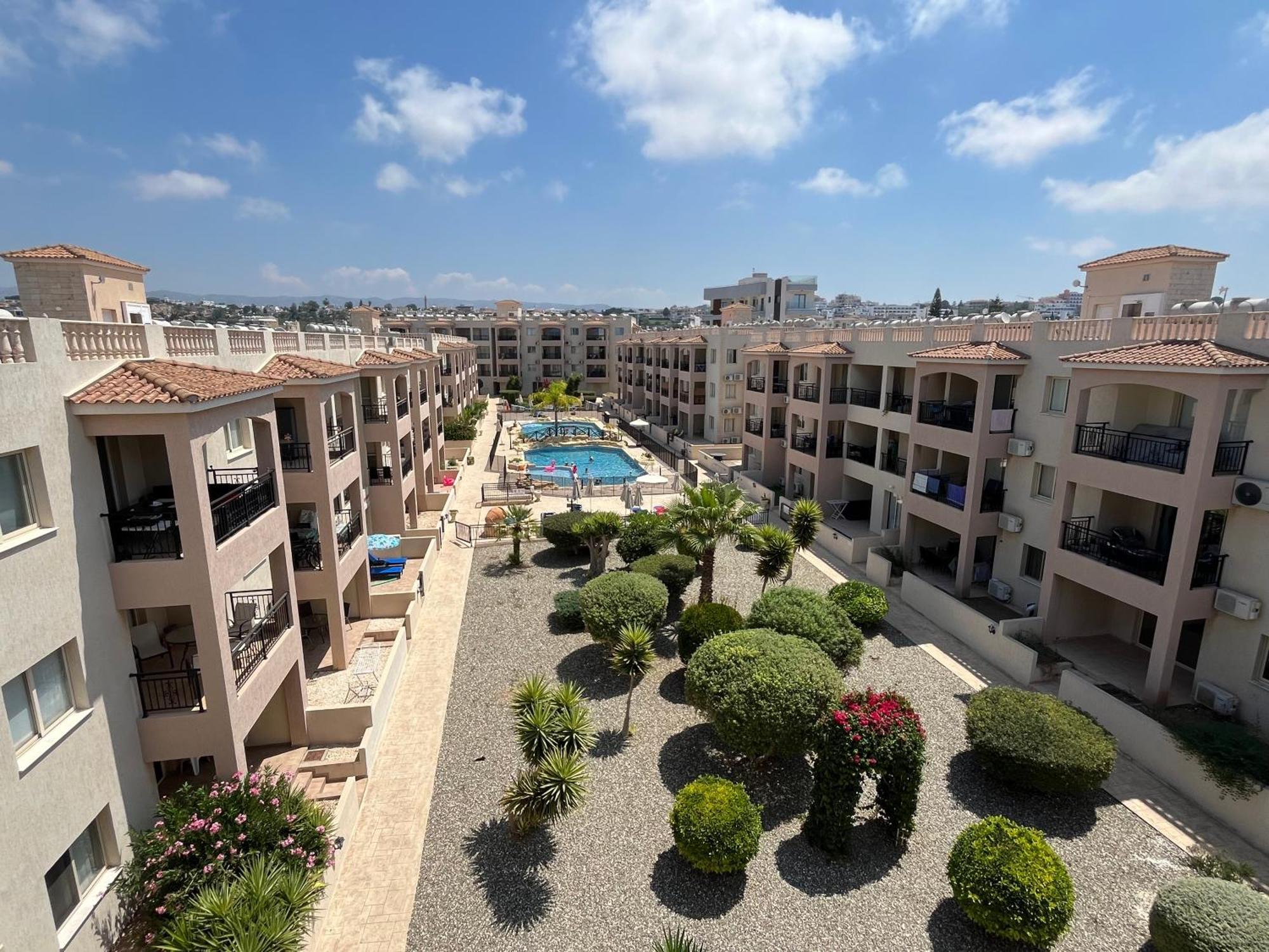 Royal Seacrest Residence Paphos Exterior foto